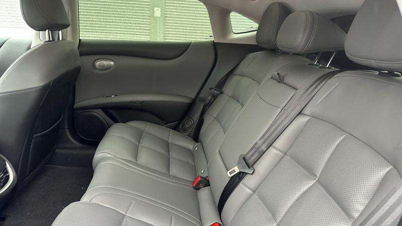 MG MG IM5 Photo cohere-27185ff984db2ef30e8ac2cc2fe70d3dccd6753a.jpg