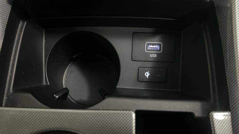 Hyundai Santa Fe Photo cohere-27313e0f59e6b9e86aa6343da06bc1ddb4eb0d3d.jpg