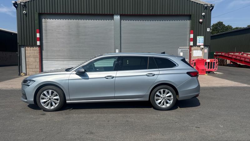 Skoda SUPERB Photo cohere-29bfec3d6118288c59e2ea667515c363100e3a19.jpg