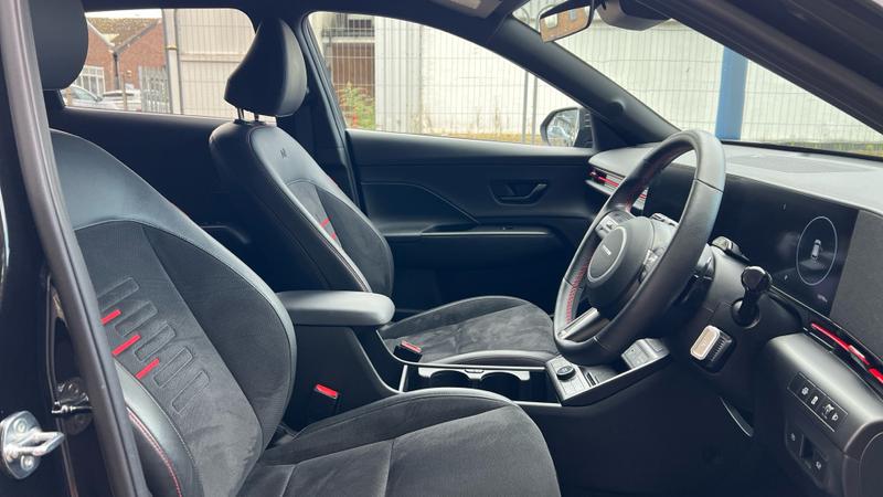 Hyundai KONA Photo cohere-29d4bd7dedc2f2390c1813ae7ea64e0c37b9a94f.jpg