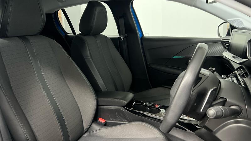 Peugeot 208 Photo cohere-2ab54fc0bb43cf472a397fb0722de6a277c8f2e3.jpg