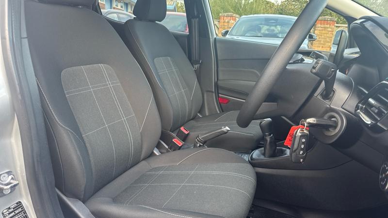 Ford Fiesta Photo cohere-2abf3c4d3f7a2fce8c3f57294ad4f1cd3d98c35b.jpg