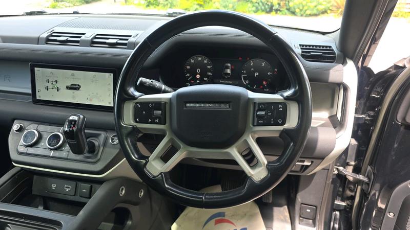 Land Rover Defender 110 Photo cohere-2bb036e86db6e5f6b55d28c3d00cf82868f73521.jpg