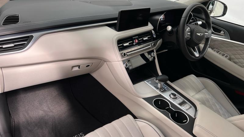 Genesis G70 Photo cohere-2daab5f0631b681ab48026dc0544e98af3ceff99.jpg
