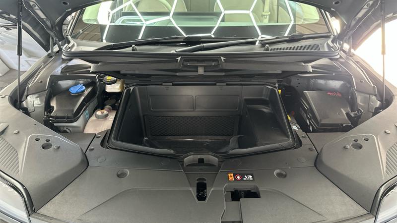 Genesis GV60 Photo cohere-2f986c1a79f97932becc00f559c93dd0675fe87e.jpg