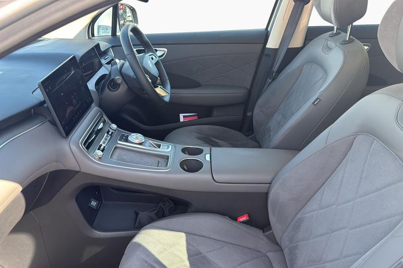 MG MGS6 EV Photo cohere-318c3e2ace9b5c8df145b6eea48b90ac1ab20c8e.jpg