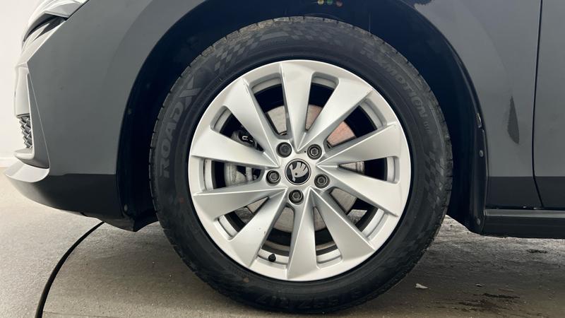 Skoda SUPERB Photo cohere-323a00d5e7ec35f475b096f5ea98c6fd0fdd6bc9.jpg