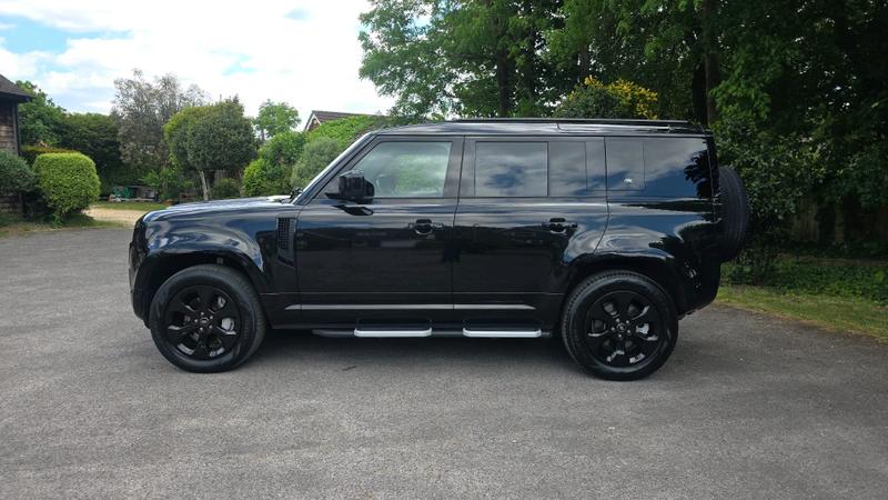 Land Rover Defender 110 Photo cohere-33c4f0c621ee520e365847b0a01c362437ef6f3a.jpg