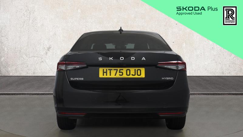 Skoda SUPERB Photo cohere-34826dc0d8494c55f6fc5a5fd56871b878e9d5af.jpg