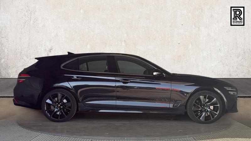 Genesis G70 Photo cohere-34f8196837fb0b6b2e87a9bd3f45a80f4b20eb42.jpg