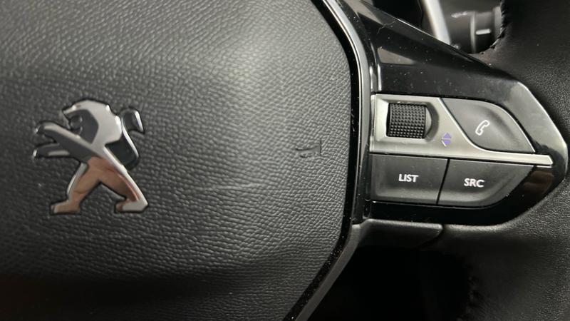 Peugeot 208 Photo cohere-353e6b5c6dea6643b7c7c557a0f97fe15a660ad5.jpg