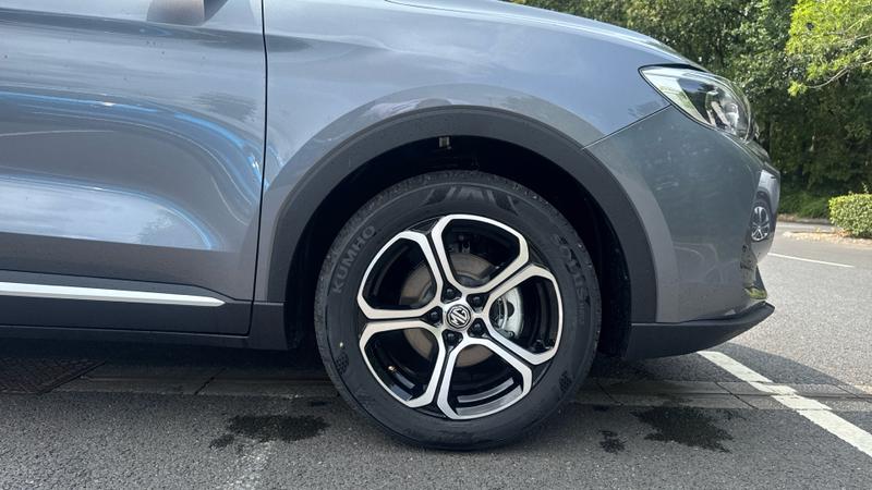 MG MG ZS Photo cohere-369ec5ae04bd2c238fb5662820ffb4e759d4df73.jpg