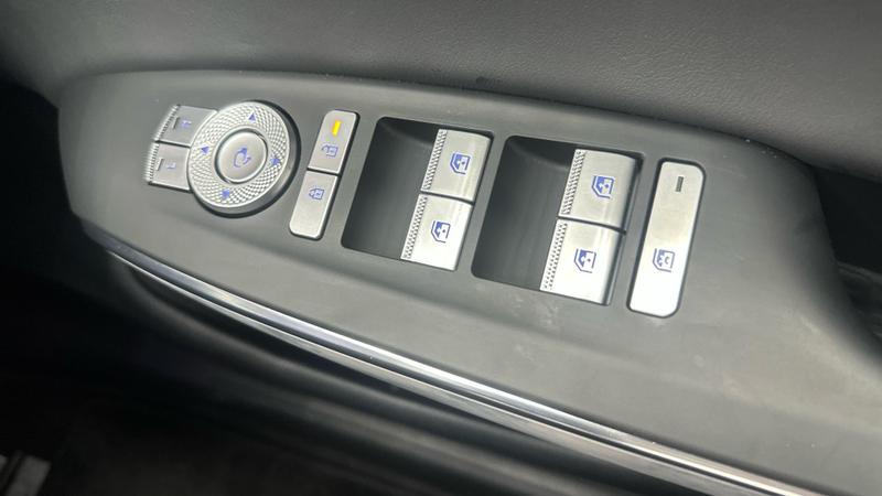 Genesis GV70 Photo cohere-36c3395f08290163445fff3fb62bf968f3263bf5.jpg