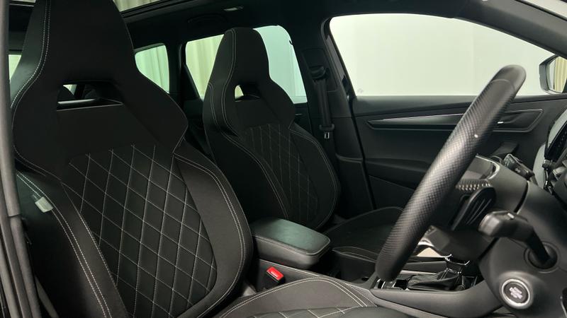 Skoda KAROQ Photo cohere-37b3bd6a0f383a5b2fdd08d7c777c762fb6f914d.jpg