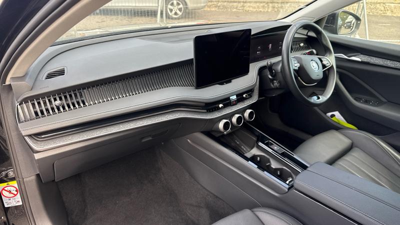 Skoda SUPERB Photo cohere-3836d421f521f67d4829707176d2ac3a77e1f574.jpg