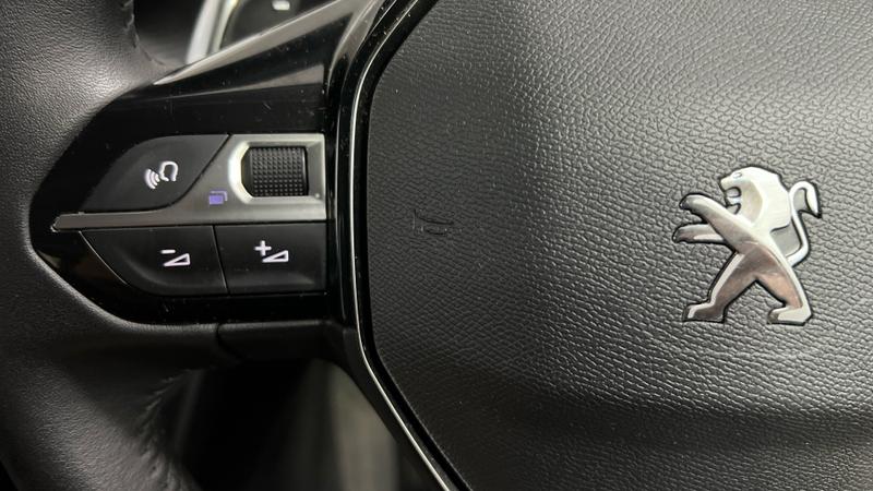 Peugeot 208 Photo cohere-38c79b2bc82c2b26c113c79c96214f33750a6143.jpg