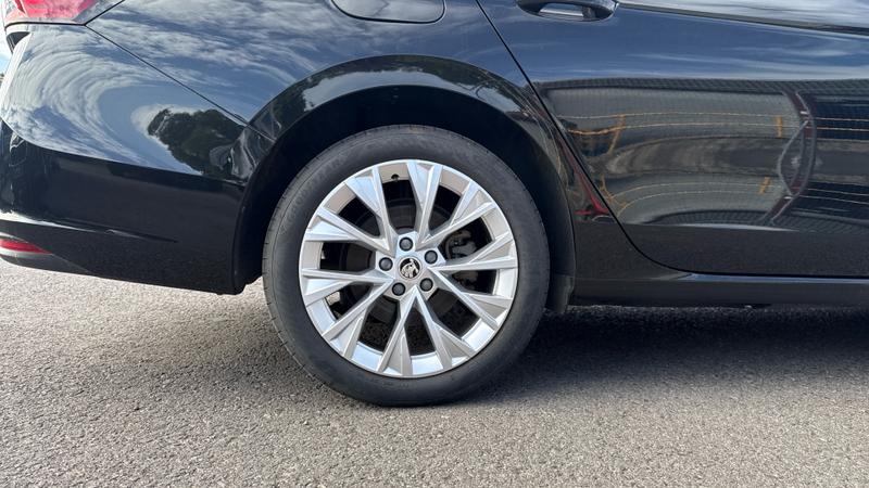 Skoda SUPERB Photo cohere-3a1c6323cb571fc53abdf93473a7bf2dd444c93a.jpg