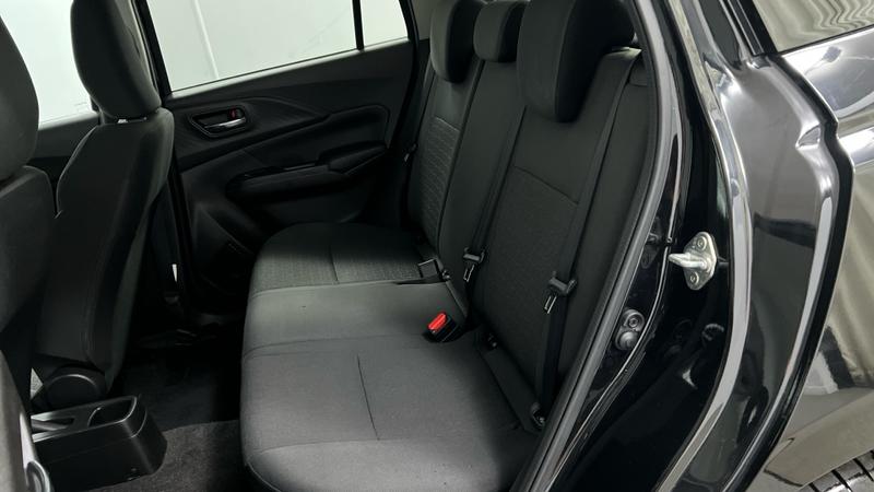 Suzuki SWIFT Photo cohere-3b6bd5be8f5131bda39a8bd7bb921cd4a36a5756.jpg