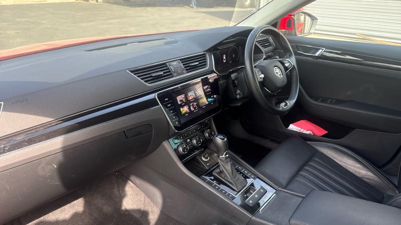 Skoda SUPERB Photo cohere-3b93ba24de4b849553fdd9736db1b66fa75a25f2.jpg