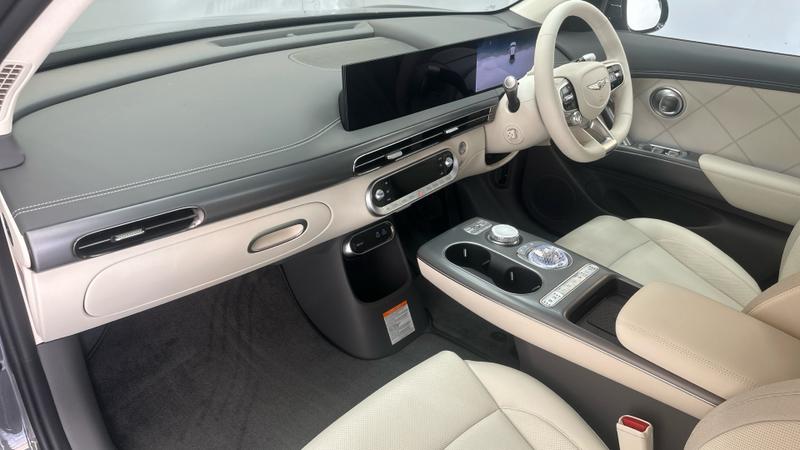 Genesis GV60 Photo cohere-3bb2b889d324163c87151f905cf1e0ffd95dc5e2.jpg