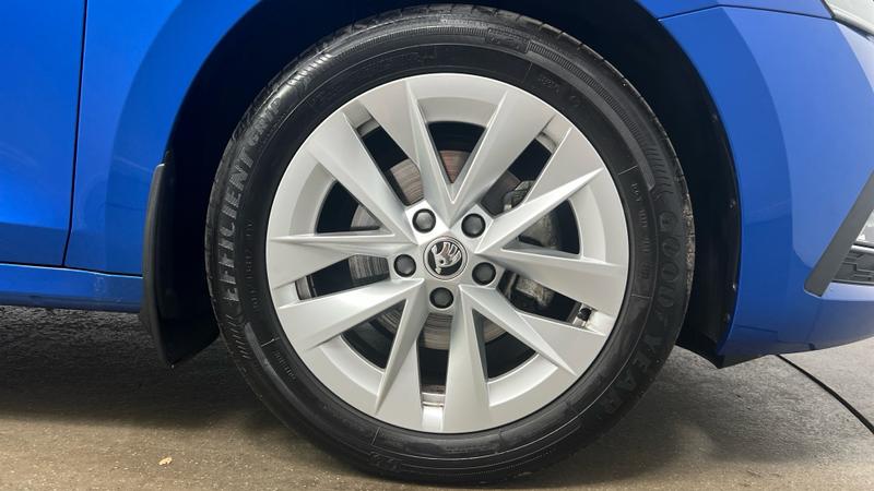 Skoda OCTAVIA Photo cohere-3bd39c8587b9d7dd0728d5b02068fbe505b582fc.jpg