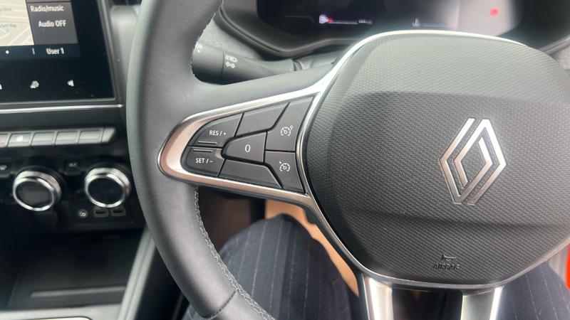 Renault Clio Photo cohere-3db56cdd0bb22b6a11f426bdc05ec06ed9696ebf.jpg