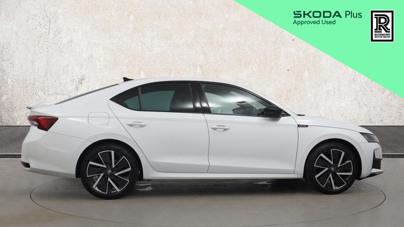 Skoda Octavia Photo cohere-3ecd51ffbd94a9679f62993a8dbc4f7a49774674.jpg