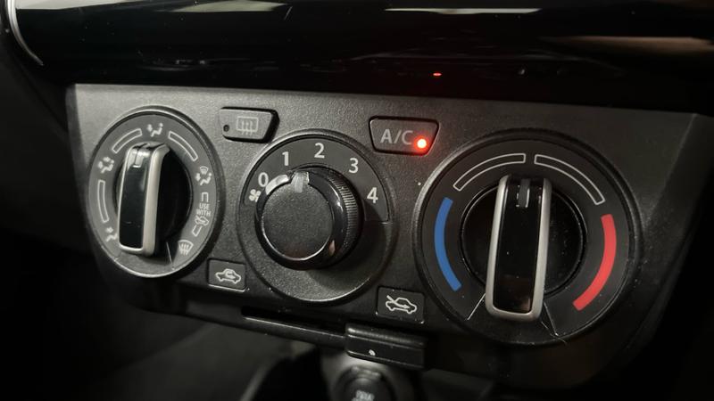Suzuki SWIFT Photo cohere-3f1b78af8e5bc0c12693b6e82156b0edfdd167fc.jpg