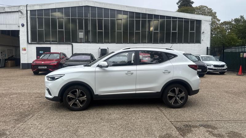 MG MG ZS Photo cohere-3f2cd39da6b7656b6b591a7b141481e3d163bb26.jpg