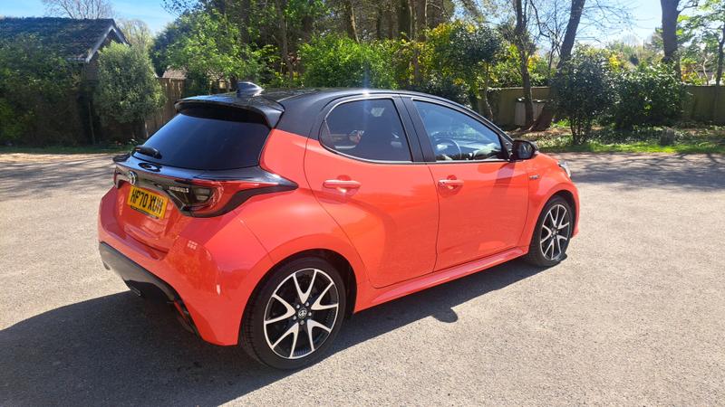 Toyota Yaris Photo cohere-3f9b312e7f0598717f41b6f3c3adacc8cd084e59.jpg