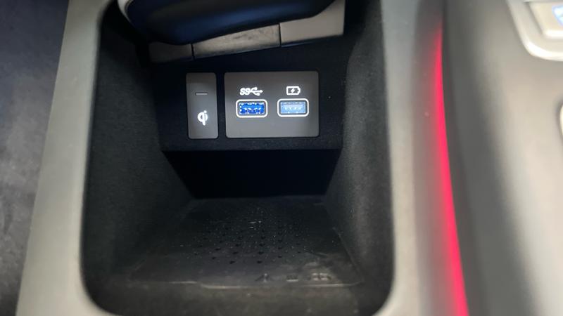 Genesis GV70 Photo cohere-405ffbb9996ce02454bc1f8f7dba187890174459.jpg