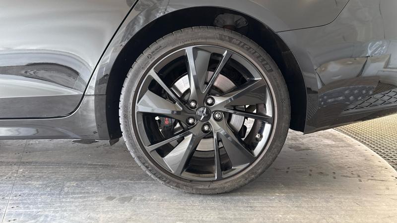 Genesis G70 Photo cohere-412d10ac425cee5d2a41aa92474ef50799a78d44.jpg