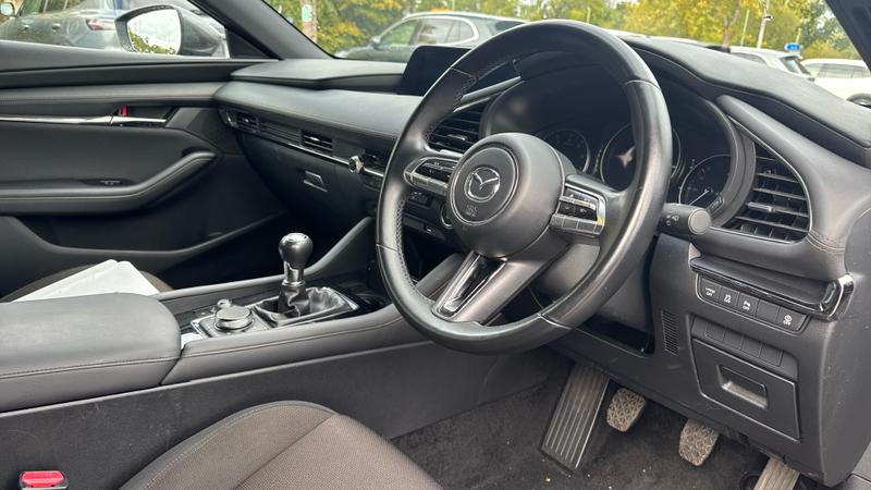 Mazda Mazda3 Photo cohere-412e1e92acb44f87b8a30424976b291ce39158a8.jpg