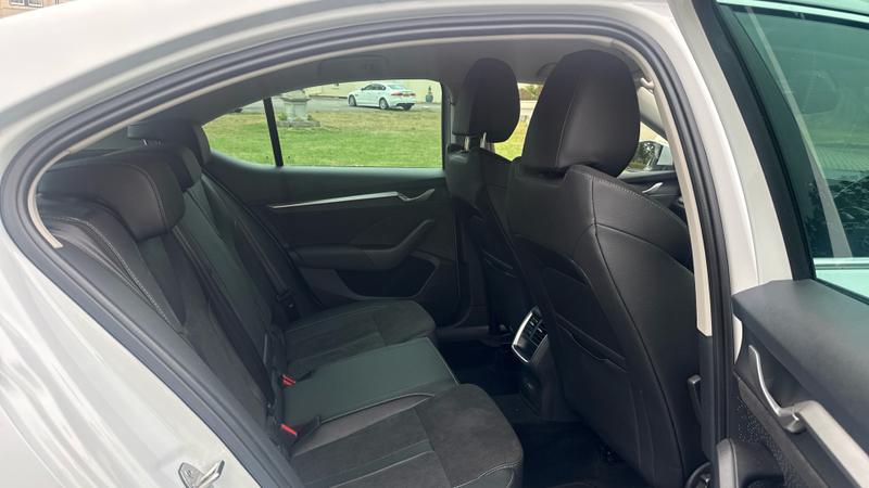 Skoda OCTAVIA Photo cohere-44082840671775d7b37c3124a8c7a8b0d3010473.jpg