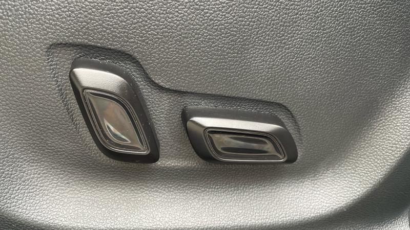 MG ZS Photo cohere-4704d7b5deebe0e429414e8d607f9dcc5b220c84.jpg