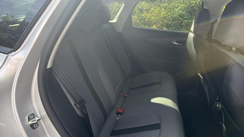 MG MGS5 Photo cohere-483a7243d063679d1e9c303cba3b93d9d0655d34.jpg