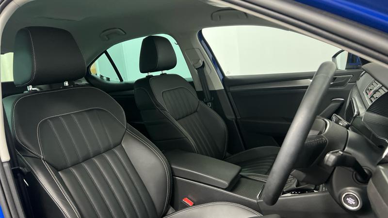 Skoda SUPERB Photo cohere-484bd516374a99b18f80ae2aa1eec11f652a5b68.jpg