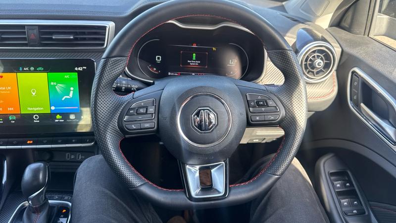 MG ZS Photo cohere-48caf2d2bd4bf4af2664cf096e02bf9a050b3870.jpg