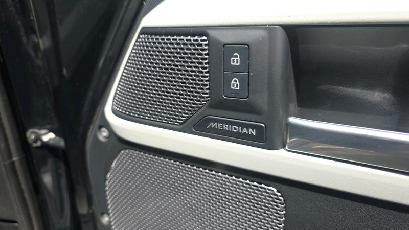 Land Rover Defender 110 Photo cohere-4939102f1e9d921dbf64e5bf809c181edbc918ca.jpg
