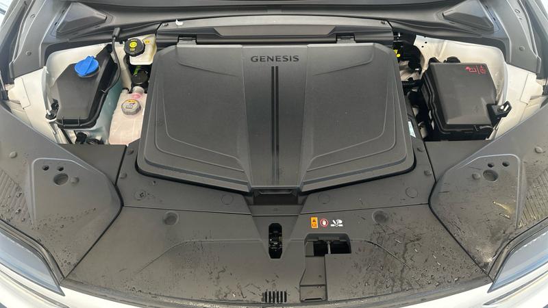 Genesis GV60 Photo cohere-4a5b1c1994eb61561b2f9a0fc7af839314eacf90.jpg