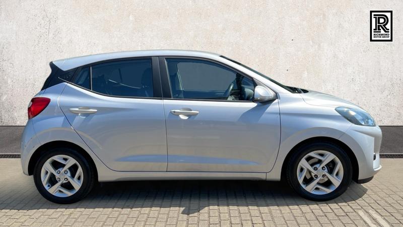 Hyundai i10 Photo cohere-4b2836a7acc56825f91d243c05190d3376e0f650.jpg