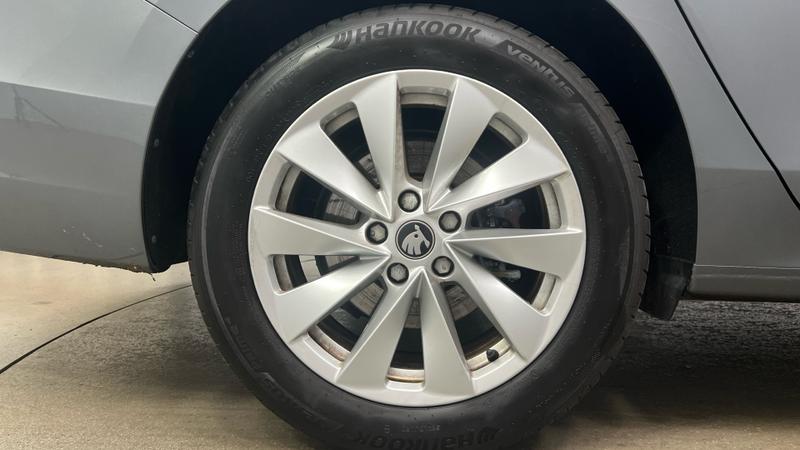 Skoda SUPERB Photo cohere-4b8343aa0a942c05e78c039b56ddcb6e92951876.jpg