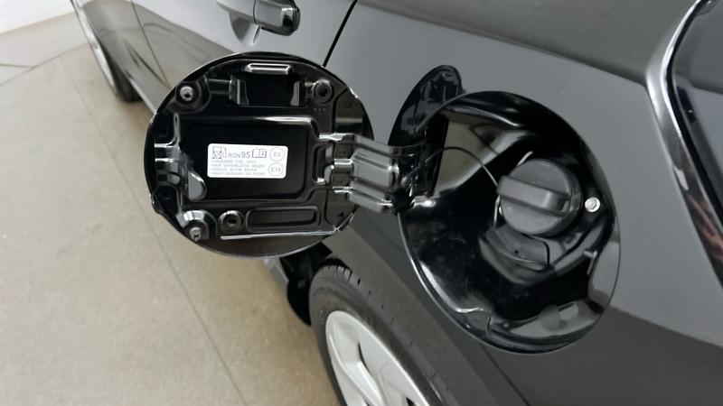 Suzuki SWIFT Photo cohere-4bb21aac88702df778d68063a25f915ef54e34f1.jpg