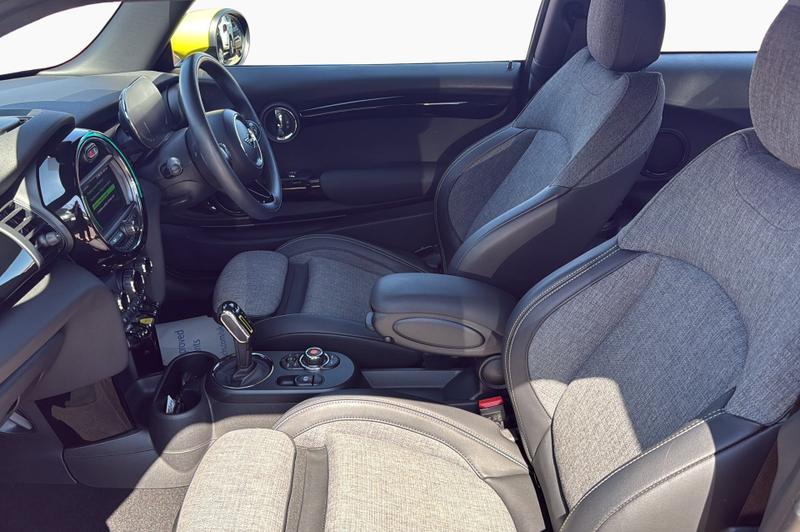 MINI Electric Hatch Photo cohere-4bcfbe7f227a5636079f7880695dcadb6371beab.jpg