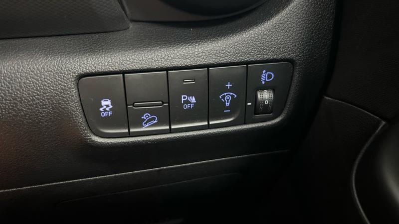 Hyundai KONA Photo cohere-4c6d3f6d4f7c51f6344eaefa2aa6ac96808b9146.jpg