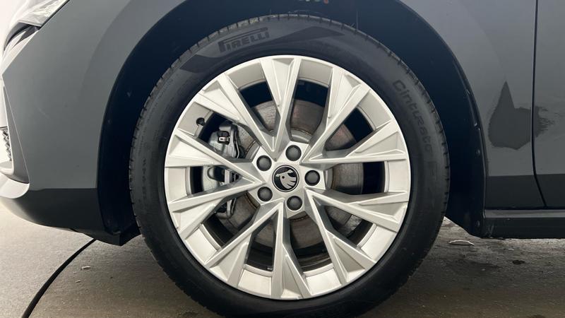 Skoda SUPERB Photo cohere-4d591719c38ffd8cf833c0392f69bdb8cccc6602.jpg
