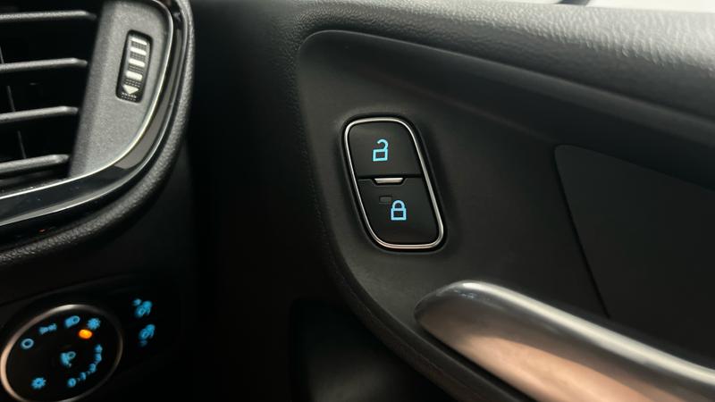 Ford FIESTA Photo cohere-4f4910acd57ef4d6e3ae98d97ea886caa5fc4dfe.jpg