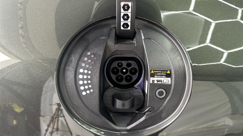 Genesis GV60 Photo cohere-4fa9ebf6f92c0ca65d380ccf96ff0ac4d5e53246.jpg