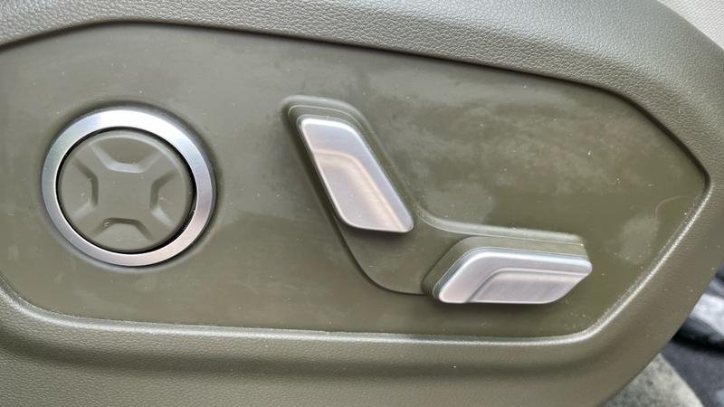 Hyundai Santa Fe Photo cohere-50085e880fadd21680e1251b0615fe9f52821e53.jpg