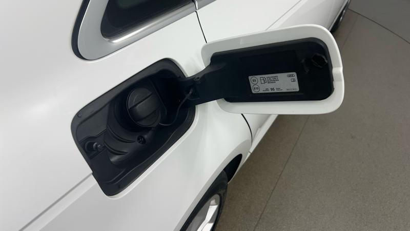 Audi A4 Photo cohere-50093ff4e61f4f6aeabb80b6420d7deef3752bdd.jpg